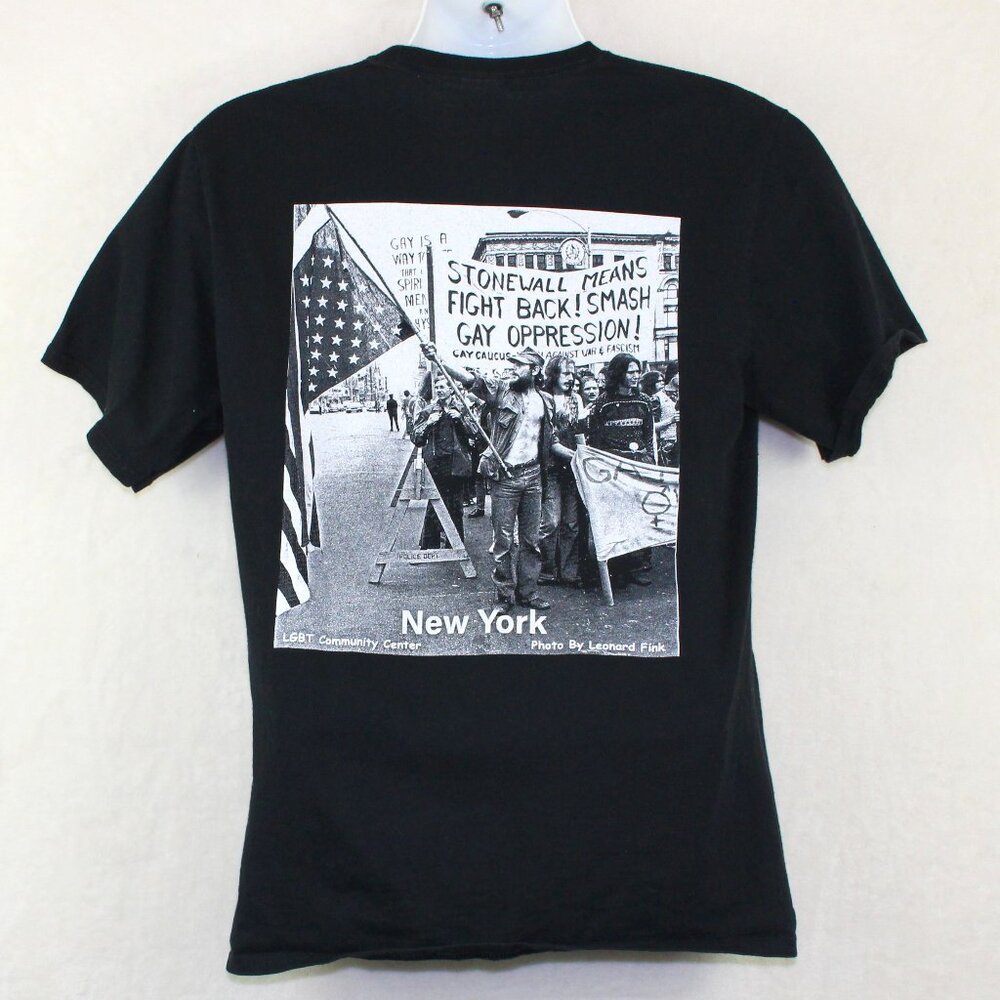 Vintage The Stonewall Inn New York LGBTQ Graphic T-Shirt Mens Medium